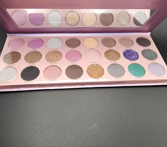Beauty Evolved Artistry Allure 24 Shade Eyeshadow Palette New - Picture 5 of 5